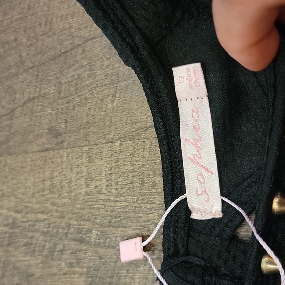 Women's black dress. - Picture 6 of 10